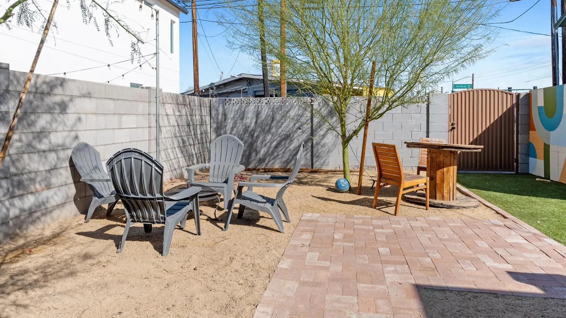 Stylish New Home -6 Beds- Near Dt & Phx Airport Phoenix